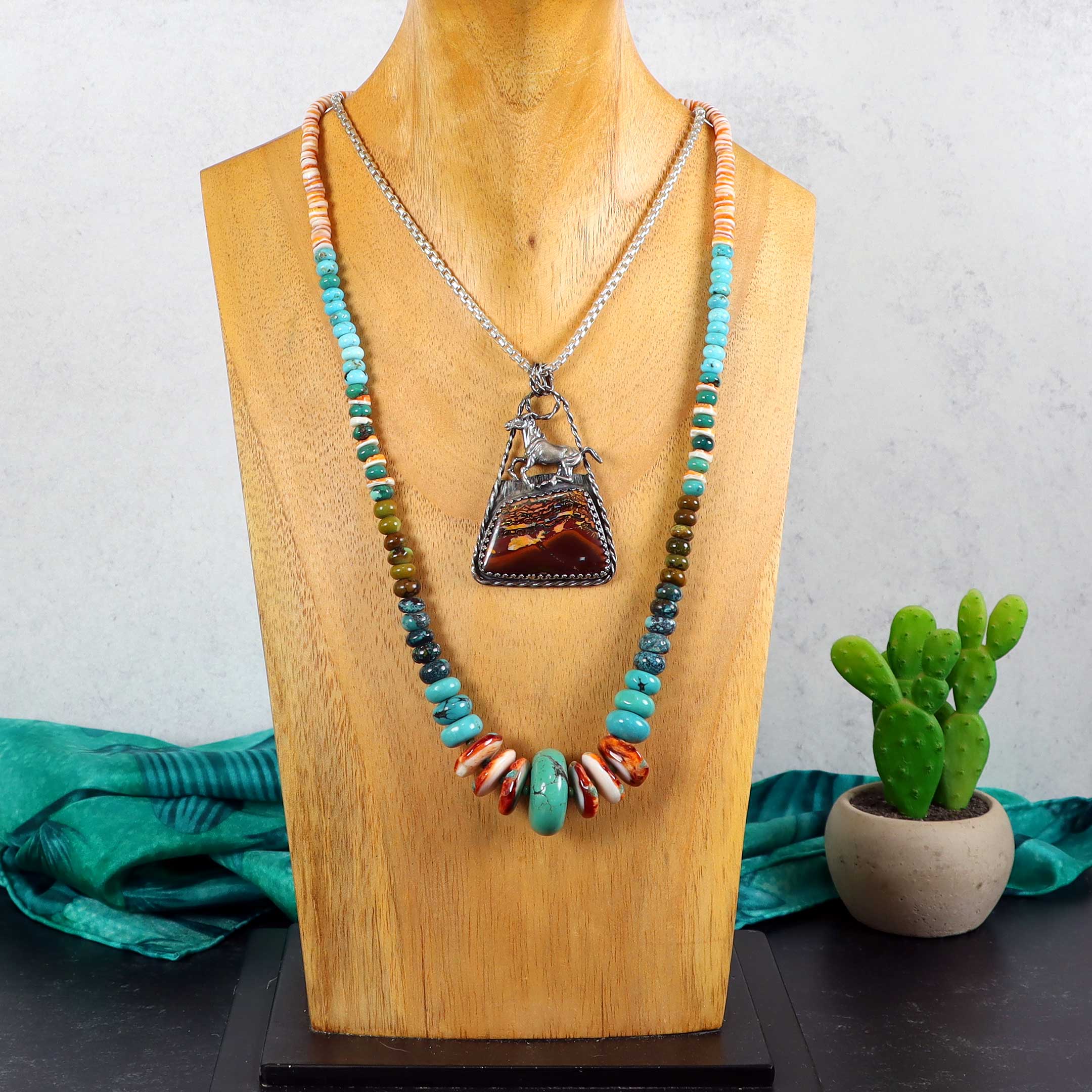 Graduated Turquoise & Spiny Oyster Necklace